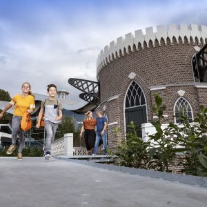 Madurodam - Van water land maken bij indoor attractie Waterwolf